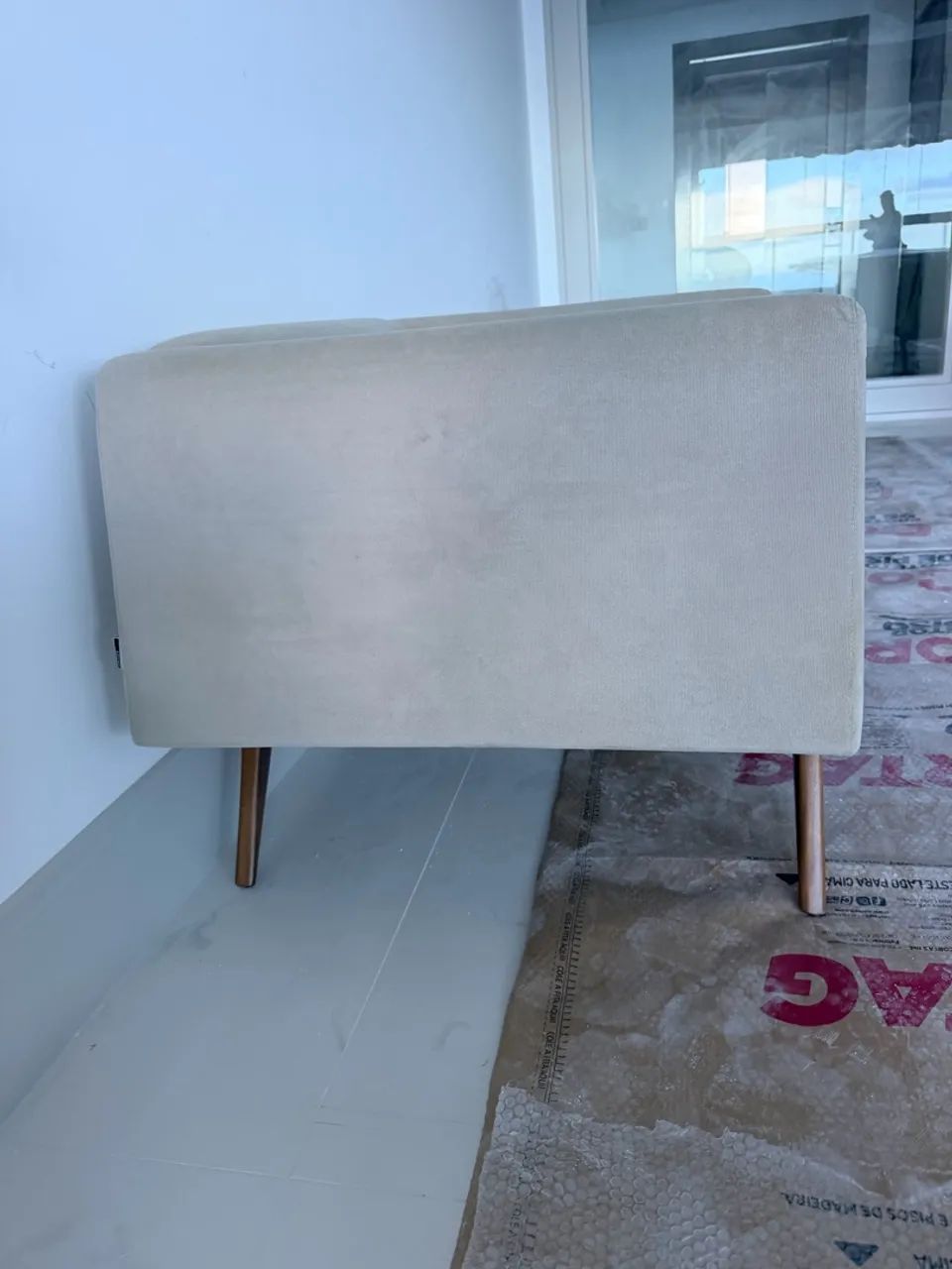 2 Poltronas Saccaro Bege/Cinza - Design Sofisticado - Foto 5