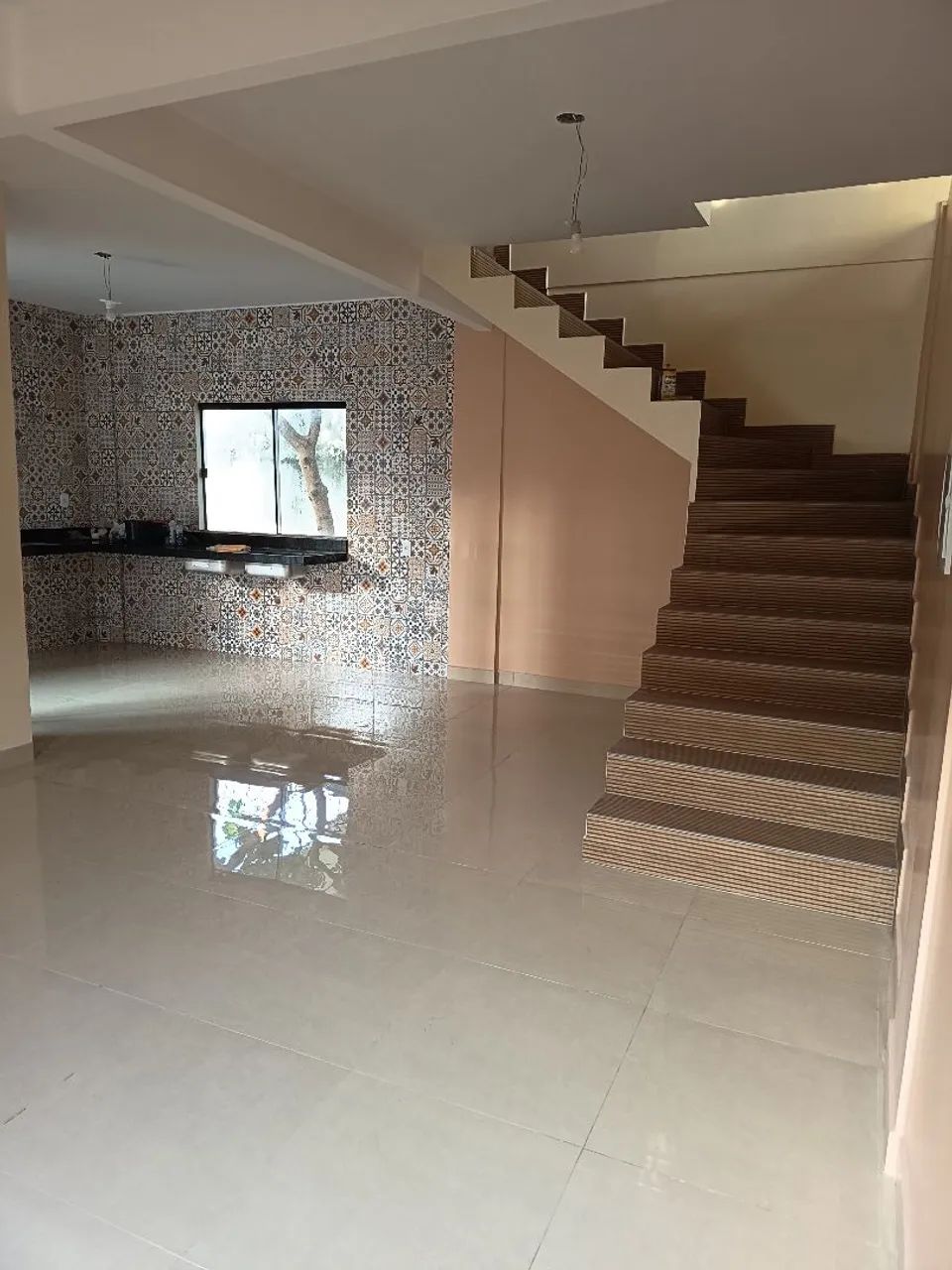 VENDE - SE UMA LINDA CASA NA ZONA OESTE  - Foto 2