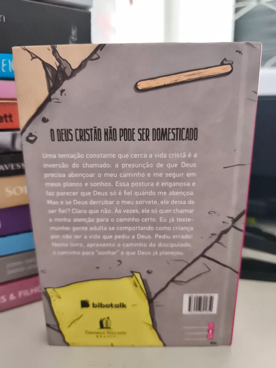 Livro o Deus que destrói sonhos - Foto 3