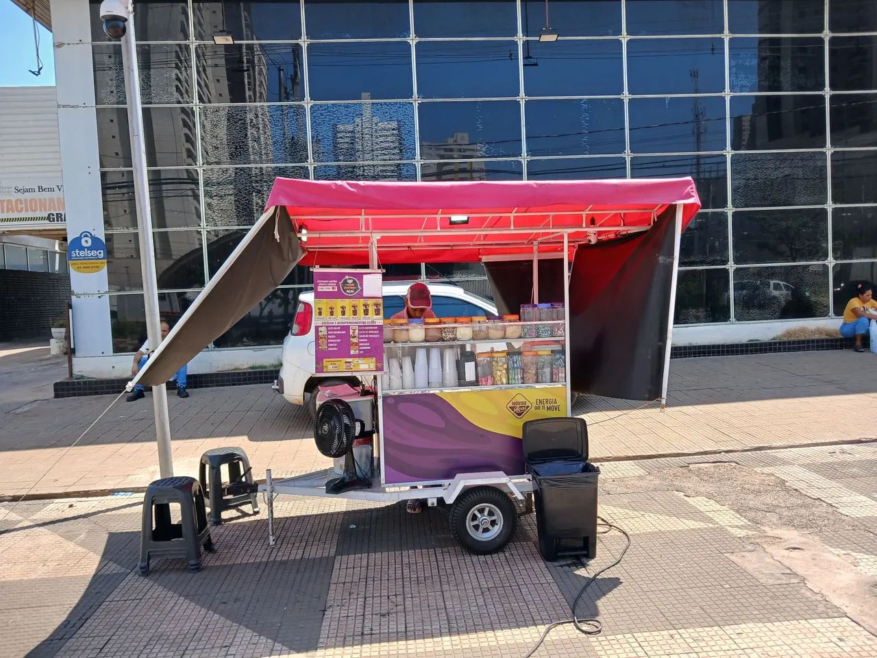 Carrinho de Açai com freezer e carretinha 