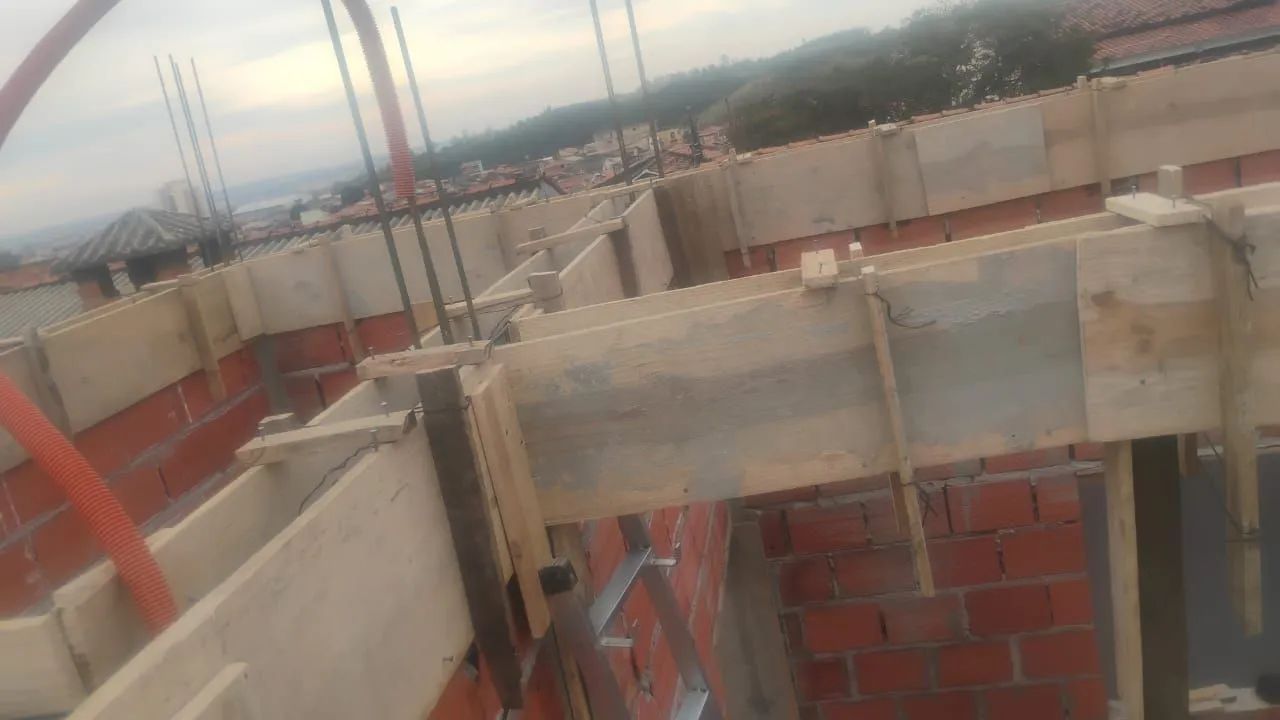 Preciso de Pedreiro