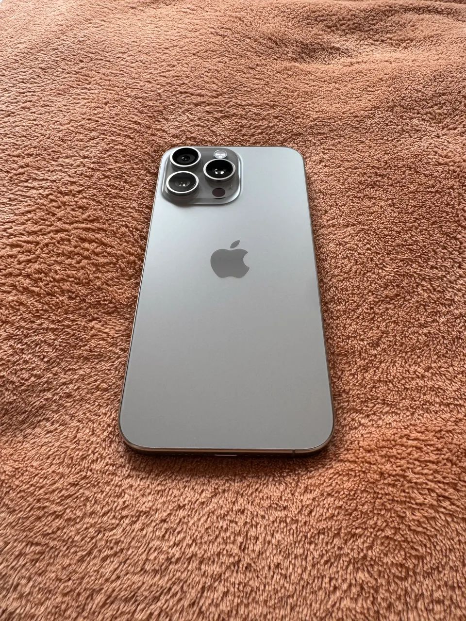 iPhone 15 Pro Max 256 GB - SEM DETALHES - Celulares e Smartphones