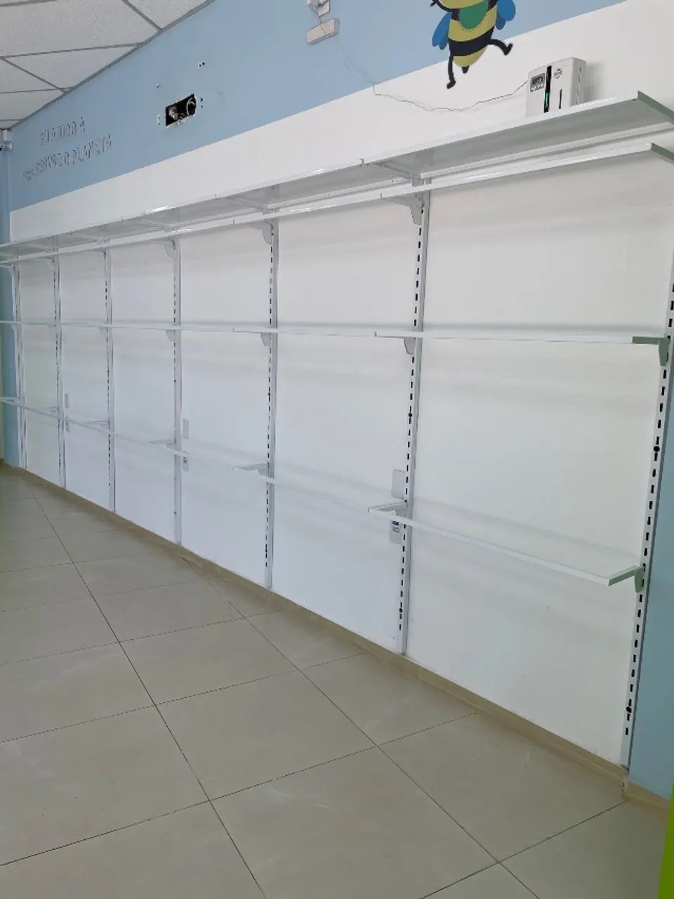 Expositor lojas, mercados, farmácias  - Foto 2