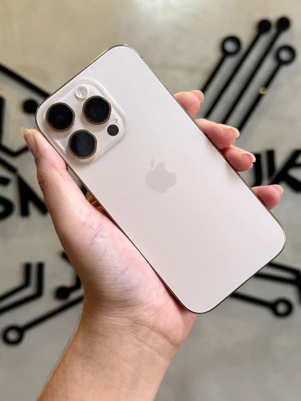 *  iPhone 16 Pro Desert Titanium - 256GB  91%