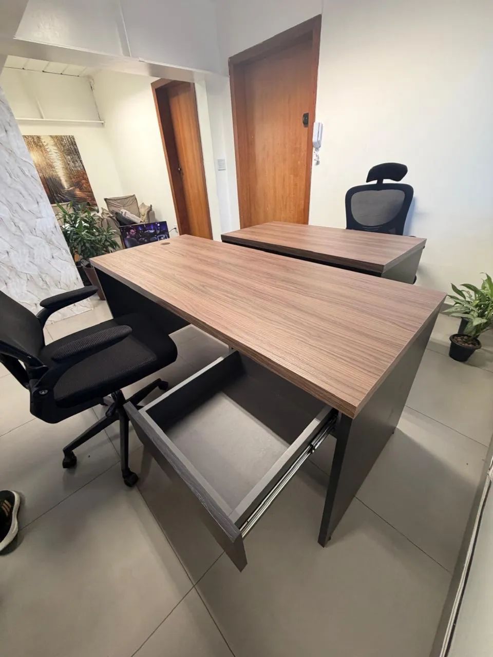 Mesa para estudos e escritorio com gaveta - Foto 2