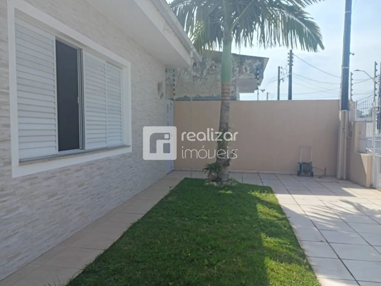 2 casas no mesmo terreno com 5 dormitórios bairro Jardim Atlântico - Foto 2