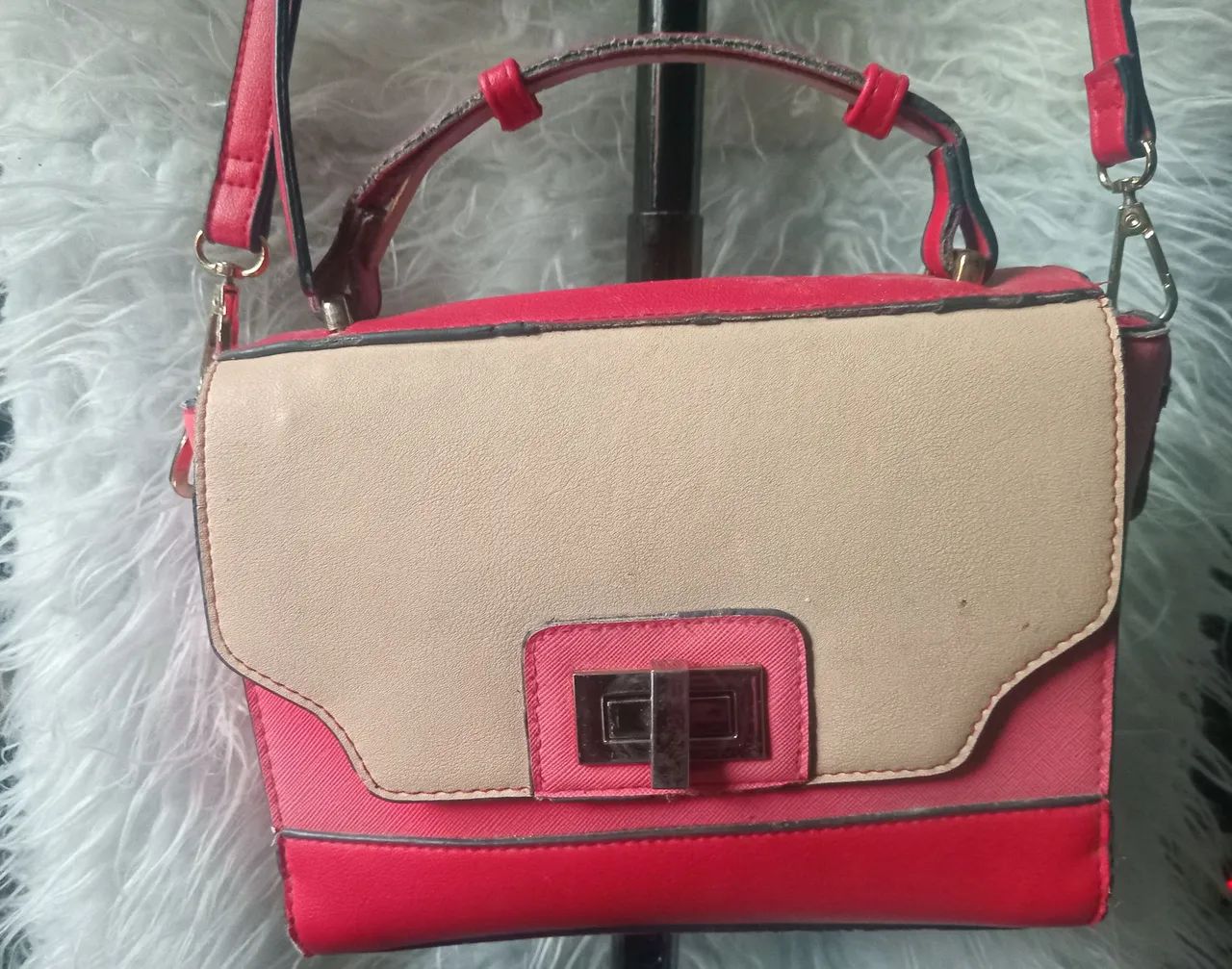 Bolsa feminina tiracolo bege e vermelho  - Foto 2