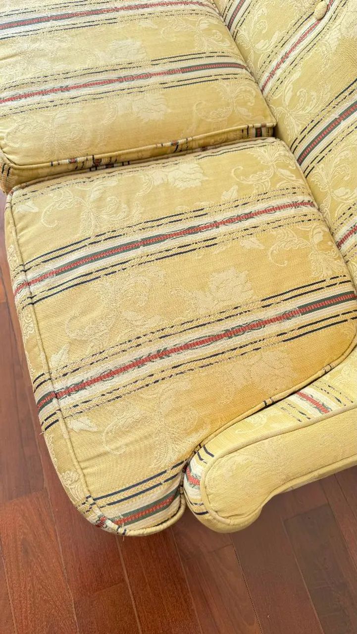 Sofa vintage amarelo 4 lugares - Foto 2