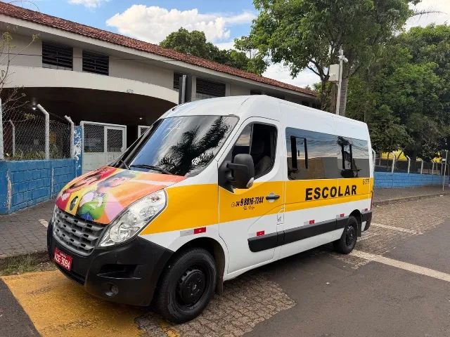 Renault Master 2.3 DCI STD Medio Esco. 20L Dies. 2015 - Foto 2