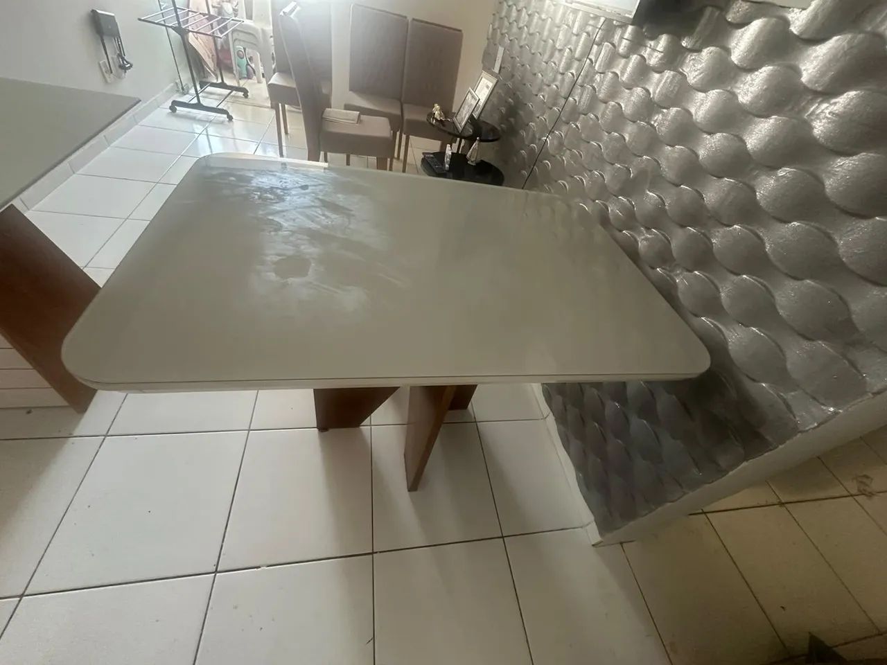 MESA DE JANTAR SÓ A MESA ESTA A VENDA. - Foto 2