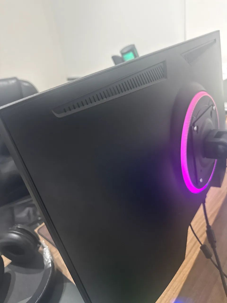 Monitor Pichau Cepheus 27? 360hz 1ms com defeito no display - Foto 2