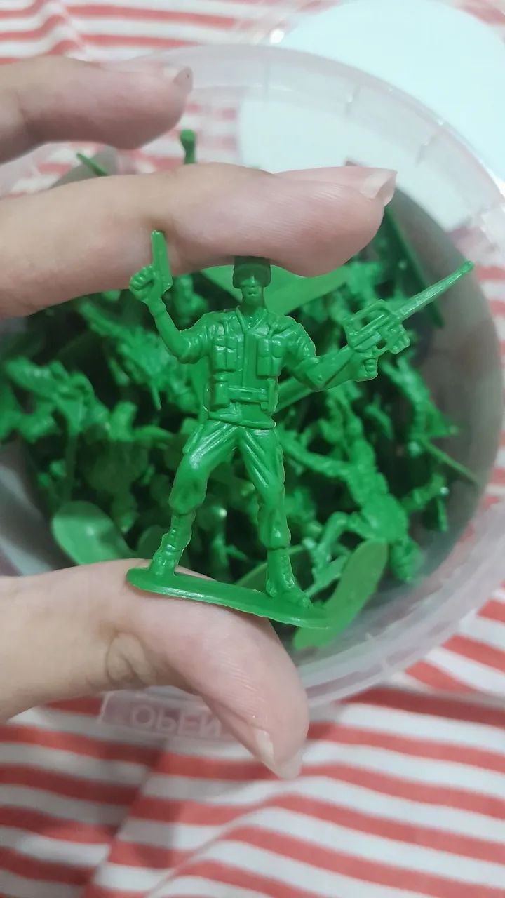 Balde de soldados de toy Story  - Foto 4