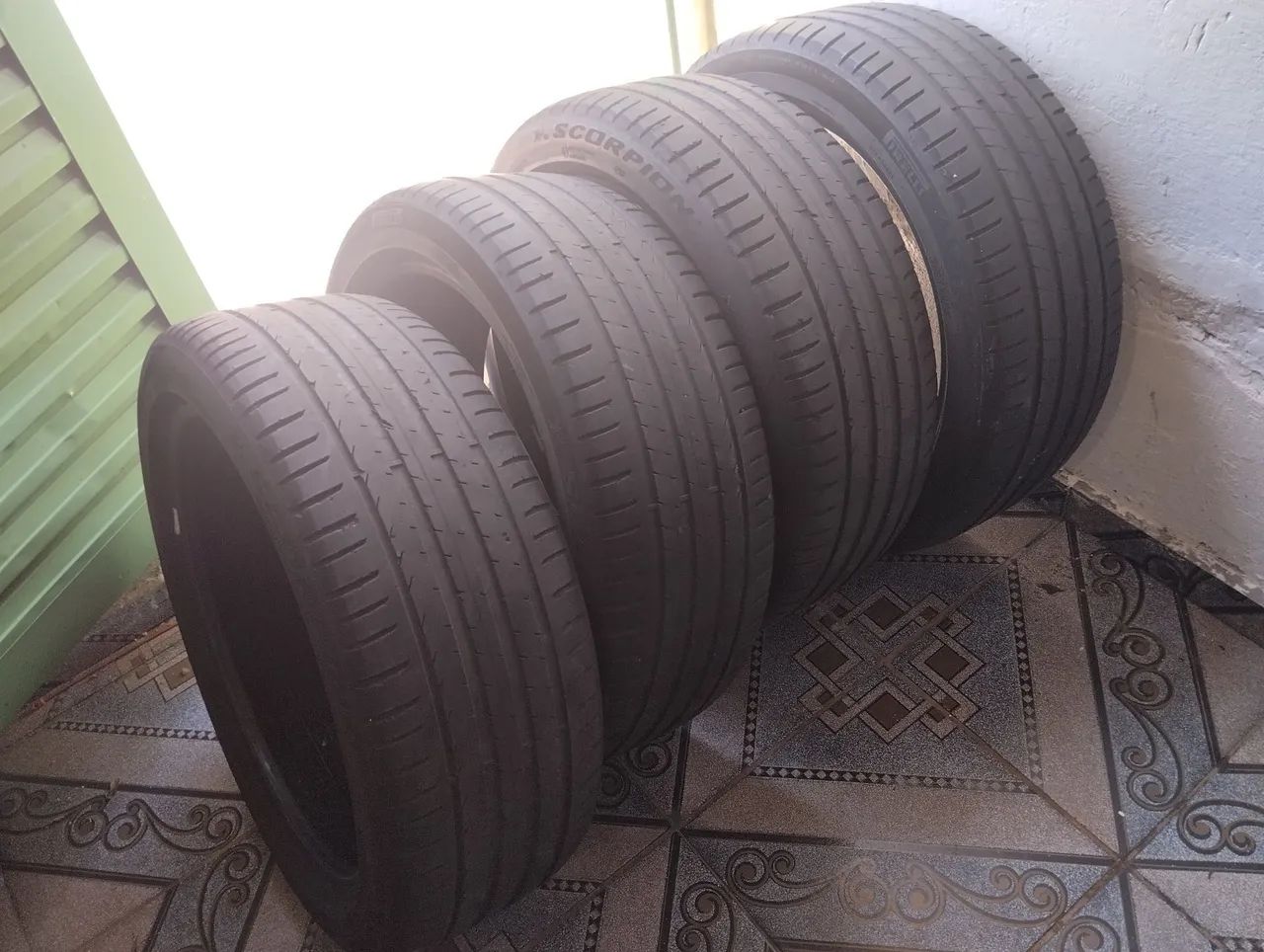 4 Pneus Pirelli Aro 19 235/45 - Foto 4