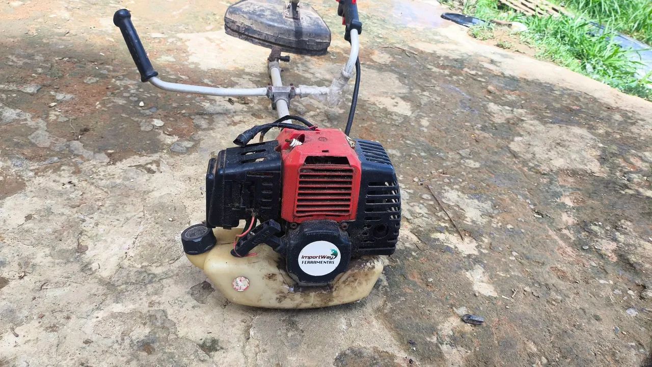 Roçadeira a gasolina 