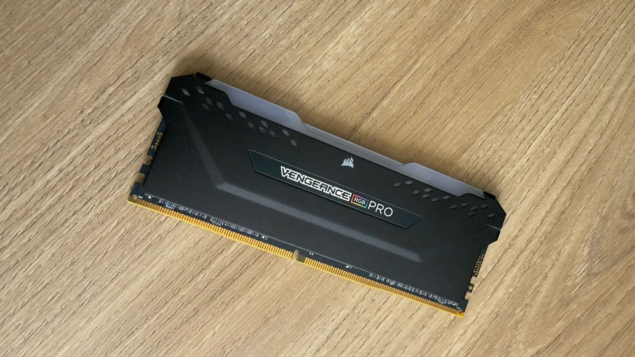 Memória Ram 16GB DDR4 Corsair Vengeance RGB Pro (1x 16GB) 3200Mhz