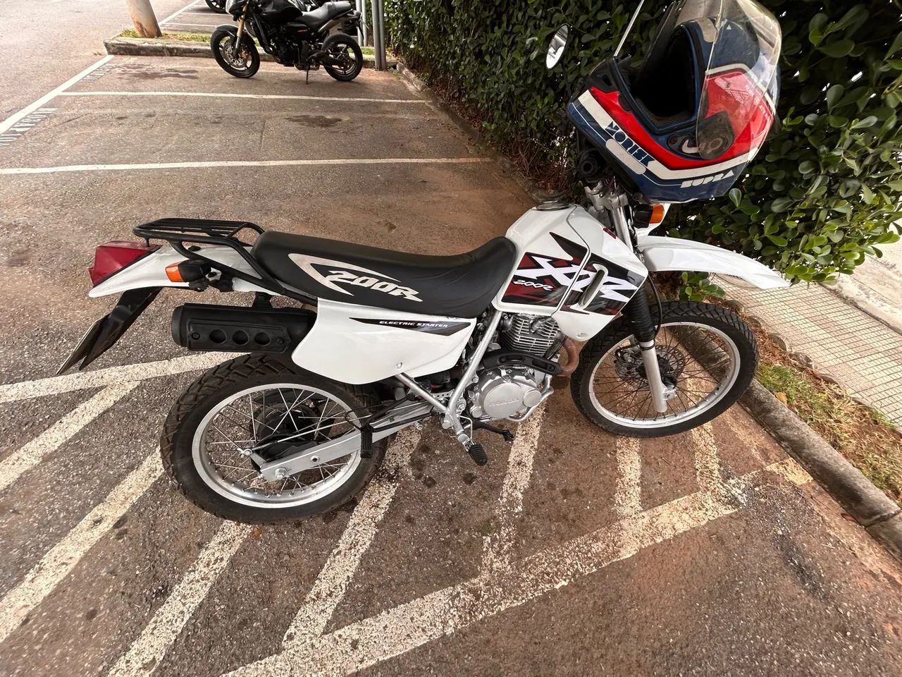 XR 200  - Foto 2