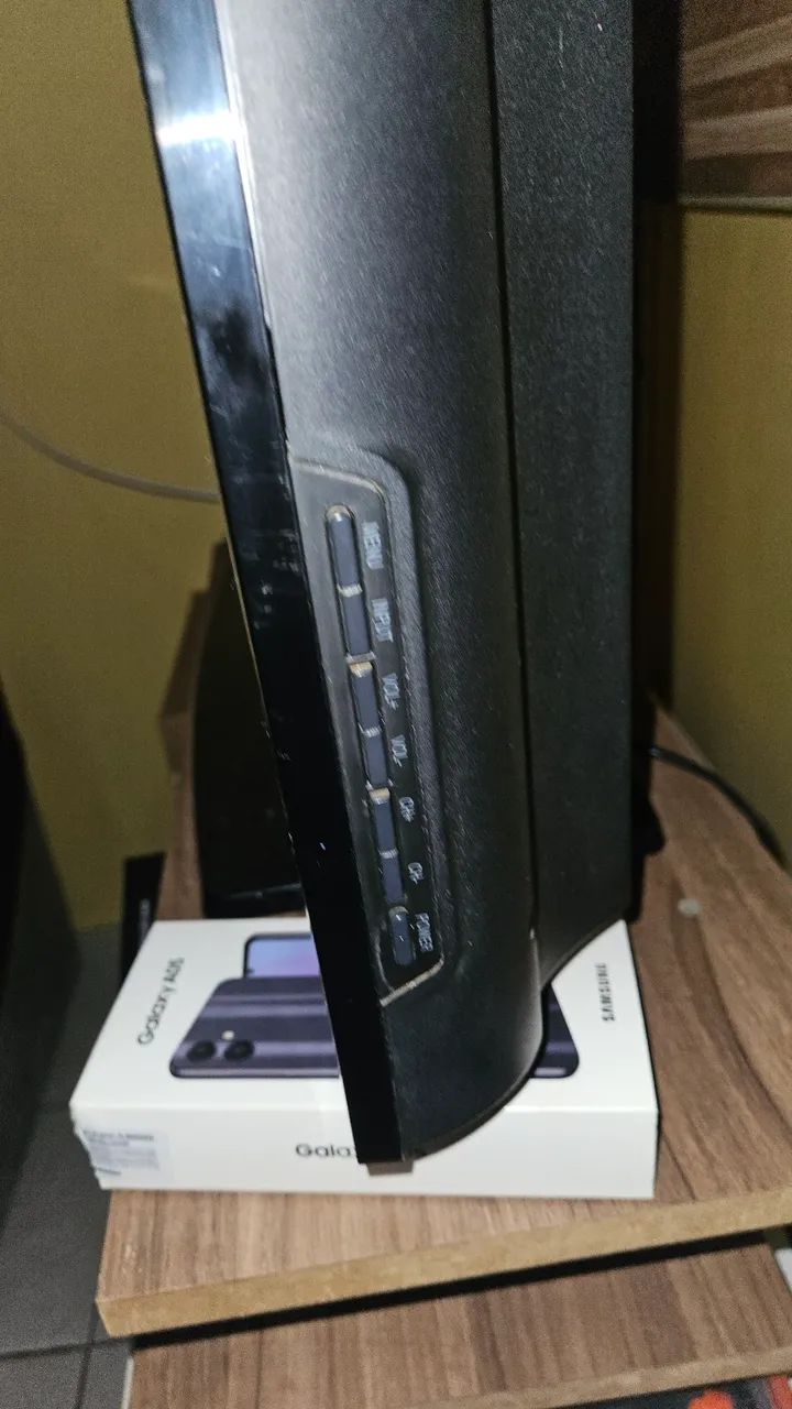 TV H BUSTER 32 LCD POLEGADAS - Foto 2