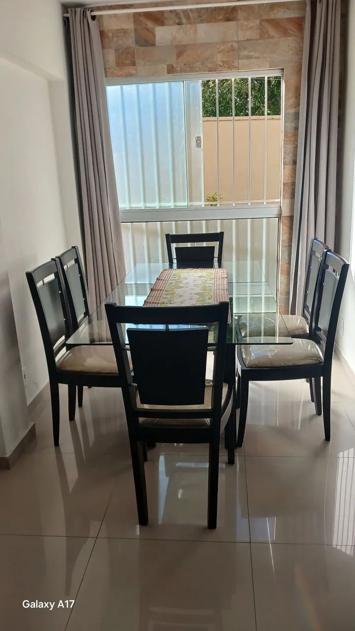 Mesa de Madeira maciça tampo de vidro