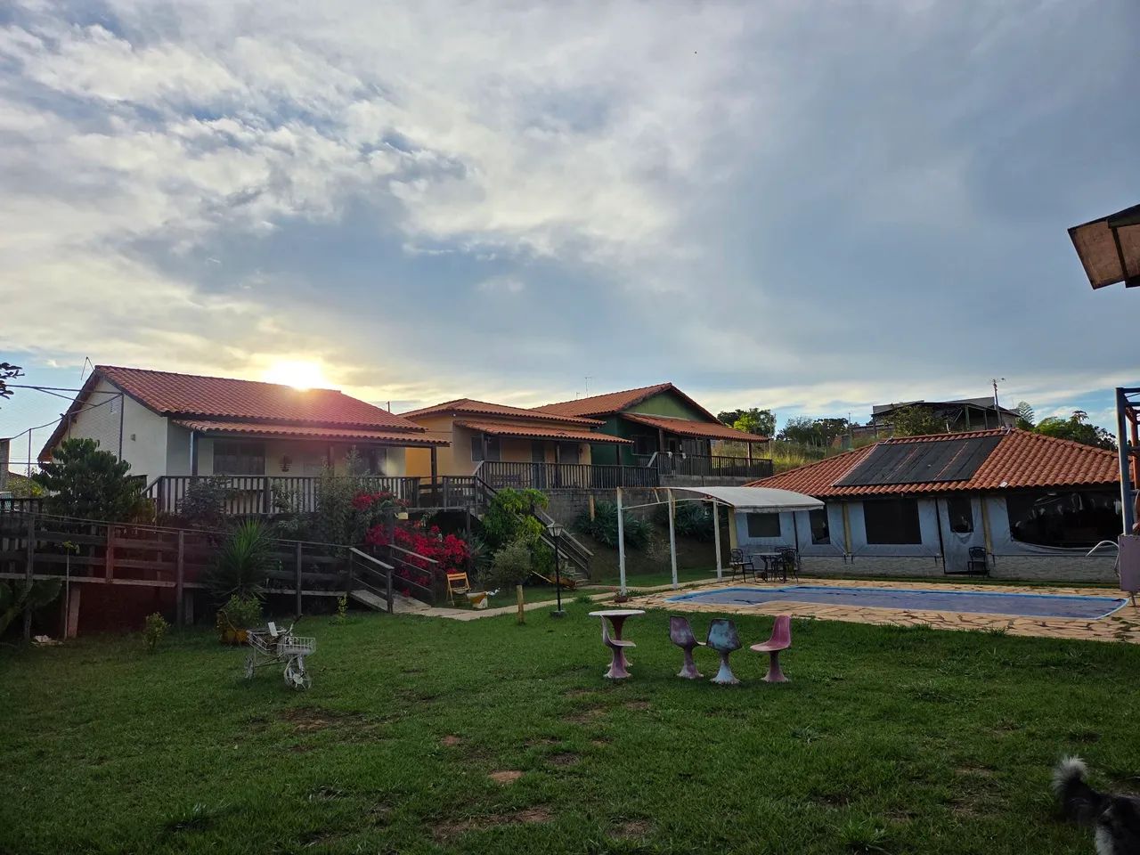 Propriedade de laser completa com 3 casas independentes
