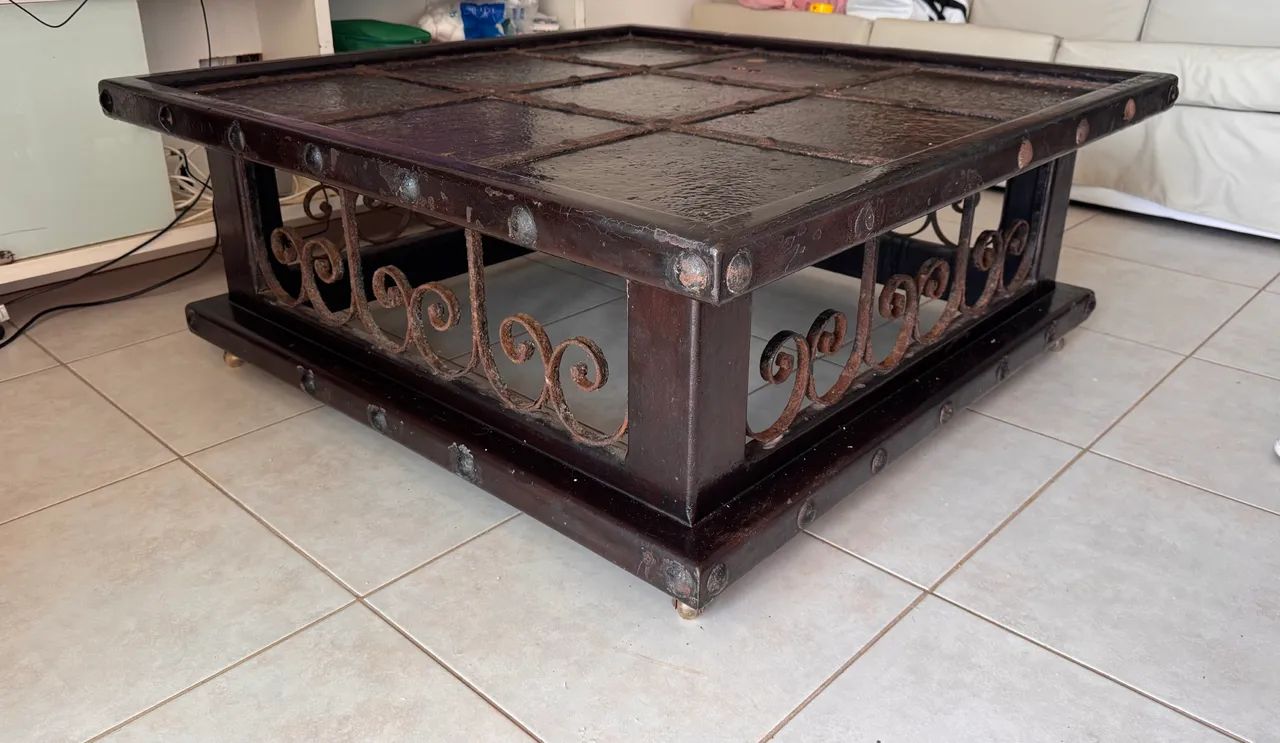 Mesa colonial de centro 