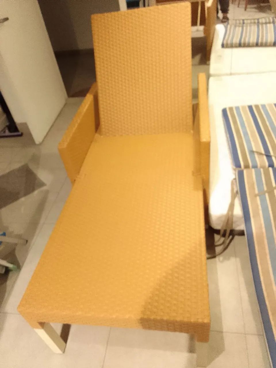 Espreguiçadeira.   - Foto 2