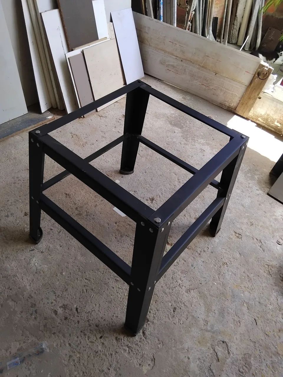 Base em metal  - Foto 2