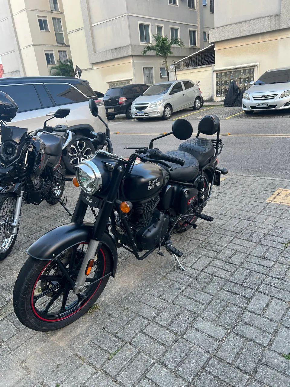 Royal Enfield Dark