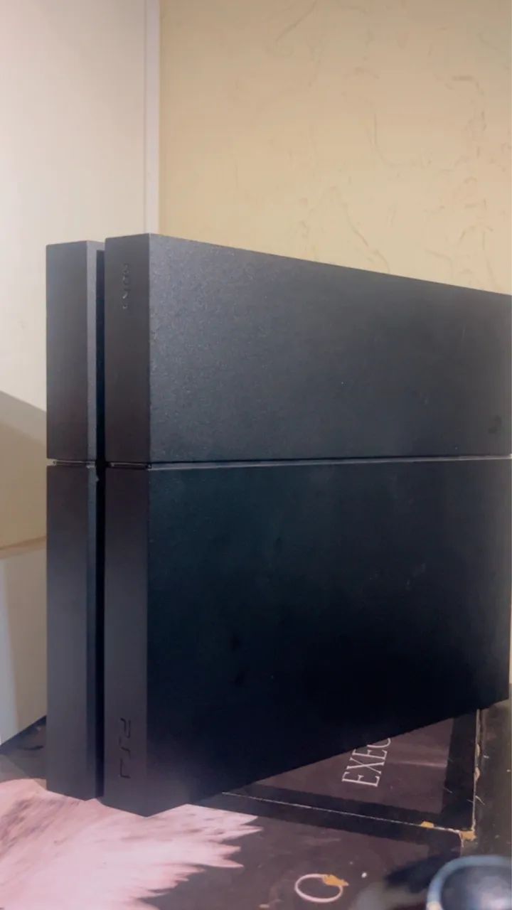 PS4 + 2 Controles + Base de Carregamento HyperX Completo - Foto 4