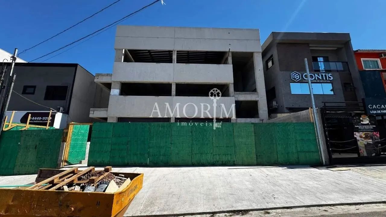 PRÉDIO NO PORTAL DOS IPÊS PARA LOCAÇÃO COM ELEVADOR