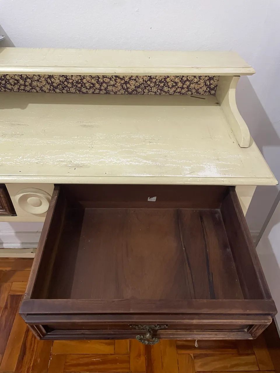 Vende-se Escrivaninha de Madeira Maciça 494540366870620164