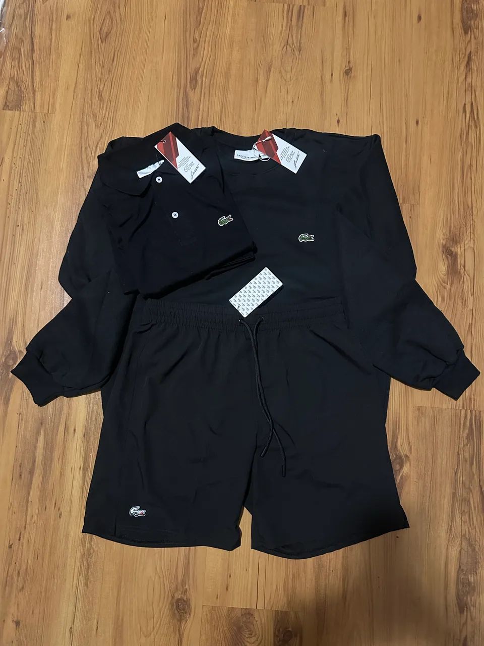 CONJUNTO LACOSTE ALL BLACK - Foto 2