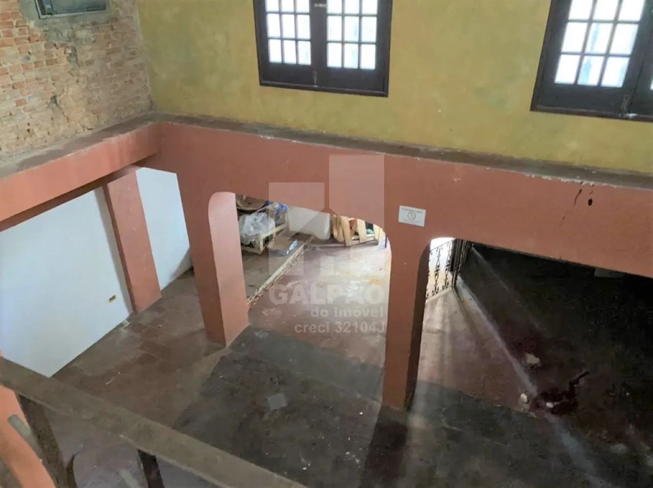 SOBRADO COM PE DIREITO DUPLO NA SALA PRINCIPAL, terreno 10x20 - Foto 2