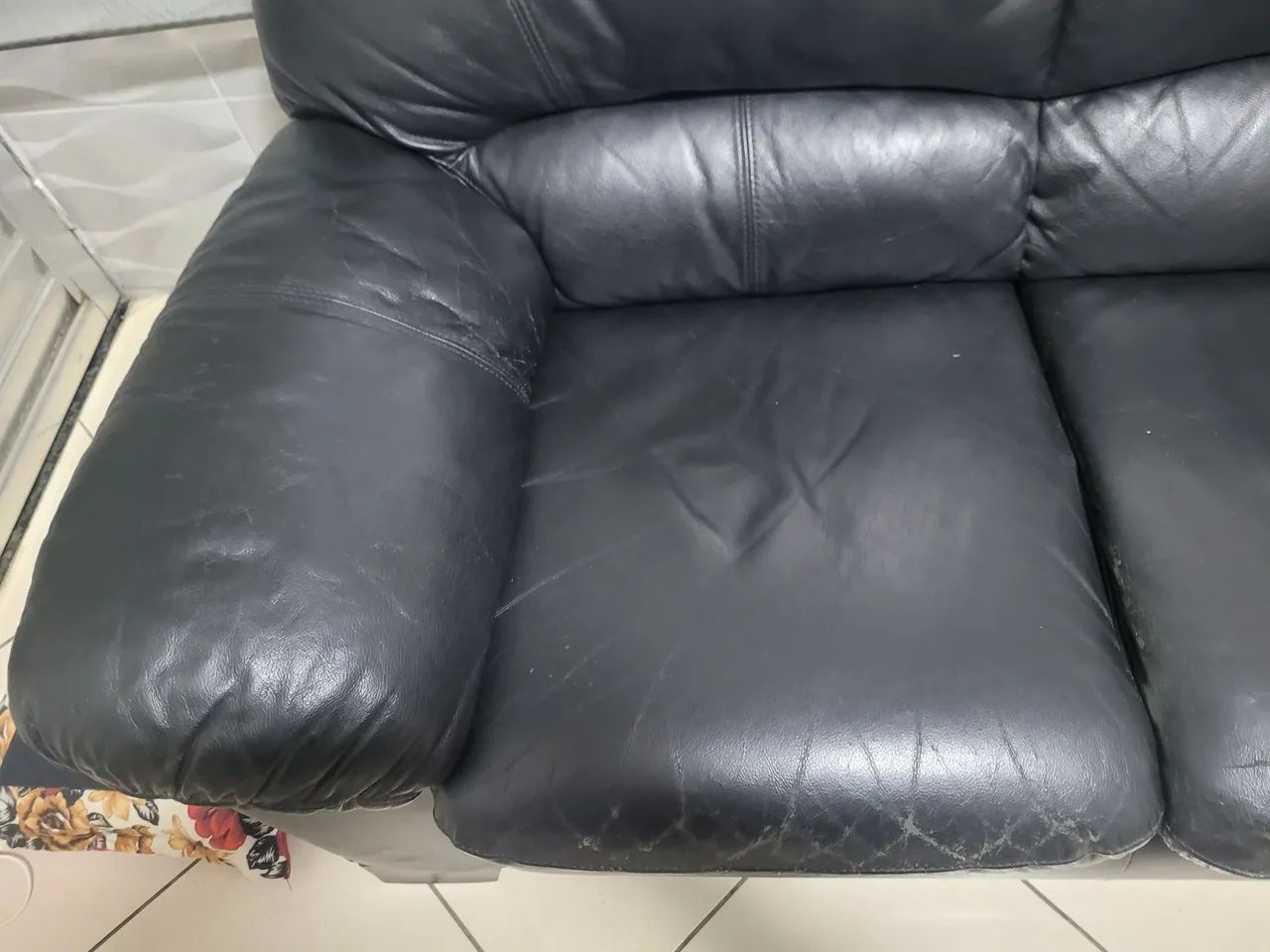 Sofá de courino 2 e 3 lugares - Foto 2