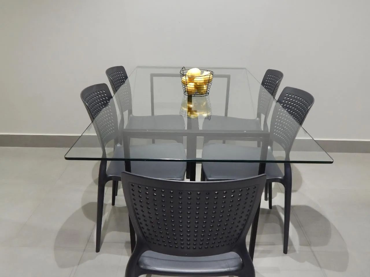 Jogo de mesa com 5 cadeiras Tramontina 