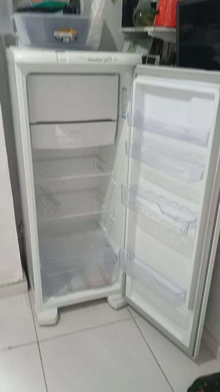 Vendo uma geladeira  - Foto 2