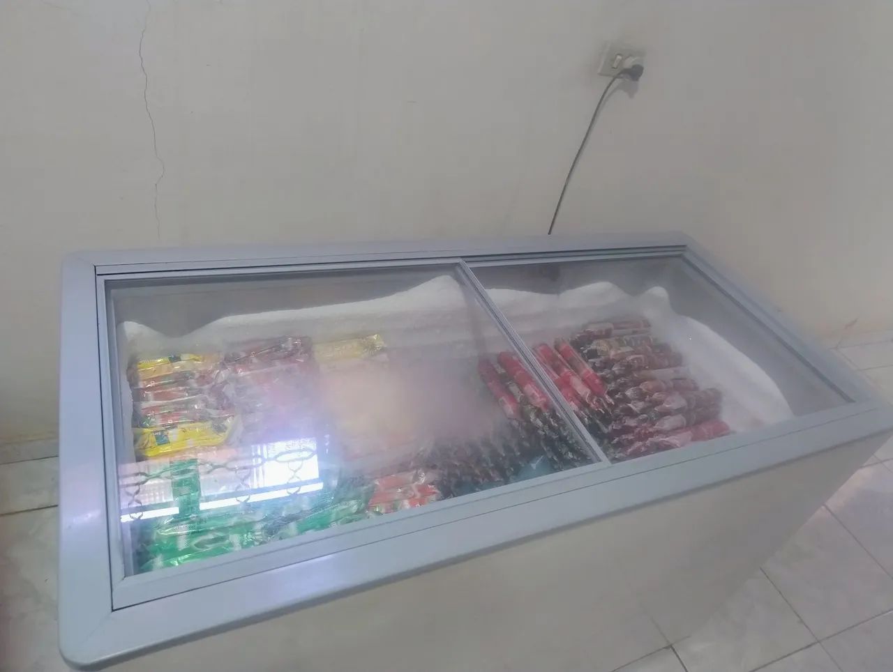 Vende se Freezer 