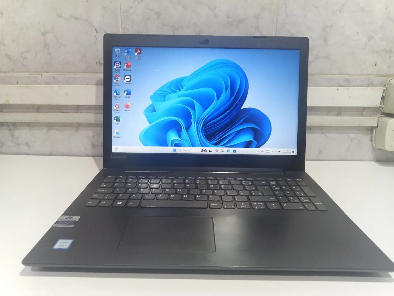 Notebook Lenovo i3-7020