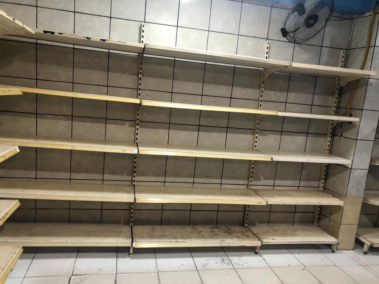 Pratileira  - Foto 2