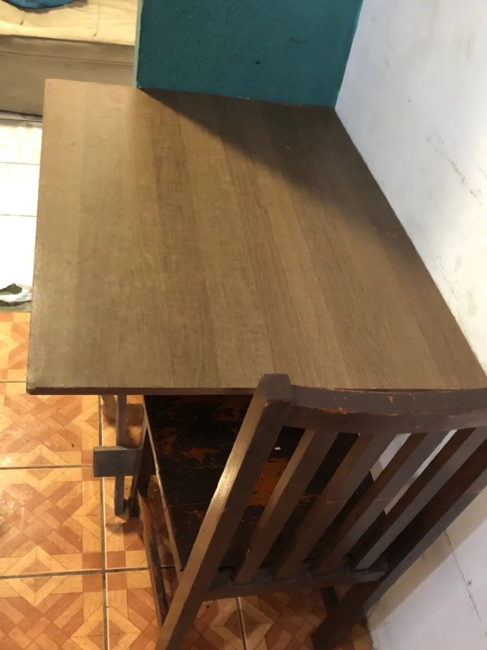 Mesa com 3 cadeiras 
