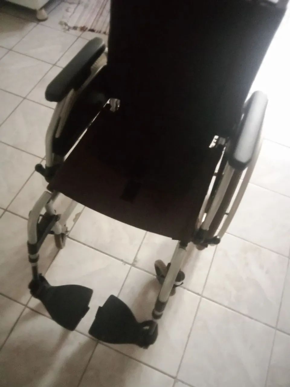 Cadeira de rodas normal - Foto 2