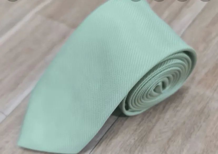 Gravata verde claro