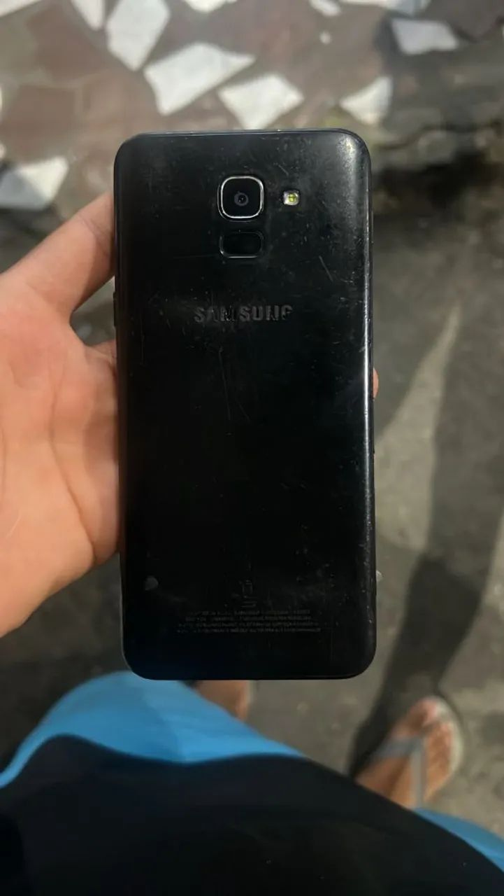 Vende-se Samsung Galaxy j6 - Foto 2