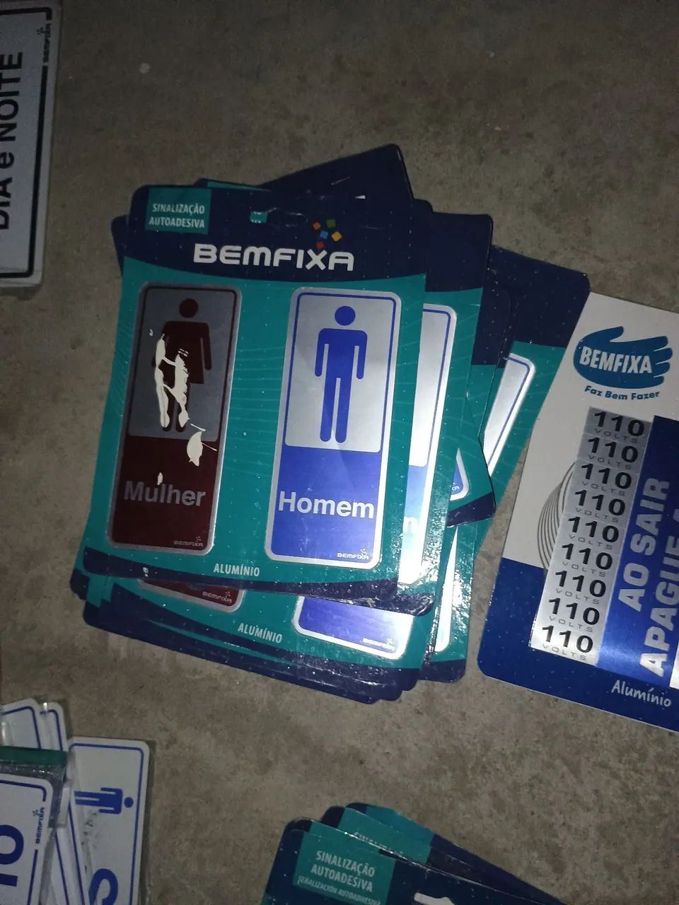 Vendo materiais diversos e placas de sinalização - Foto 4