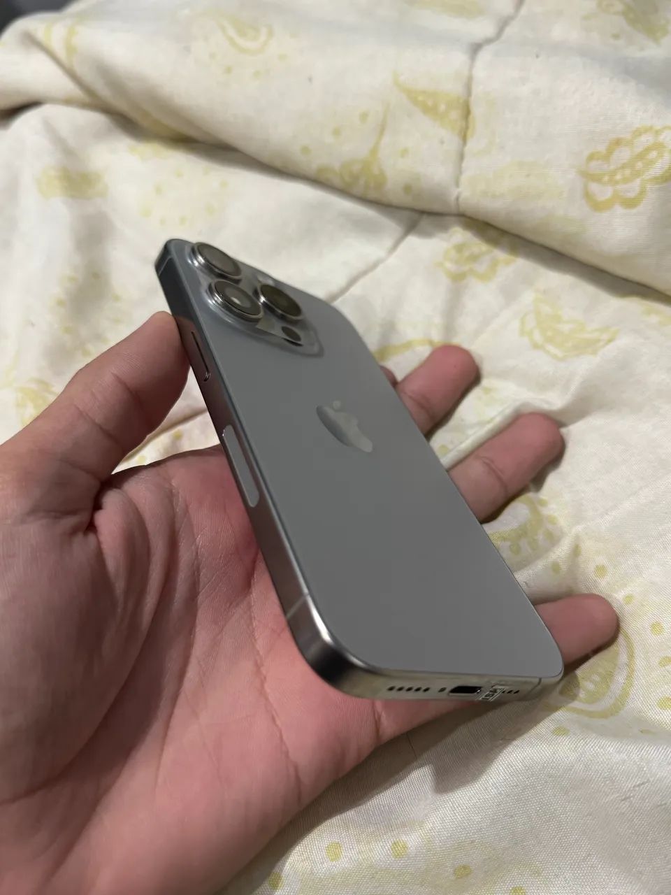iPhone 15 Pro 128GB Natural Titanium - R$ 3.800 - Foto 3