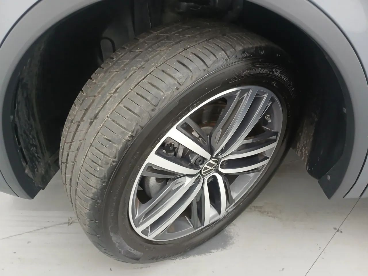 Volkswagen Tiguan Allspac R-Line 300 TSI 2.0, foto 11 de 18