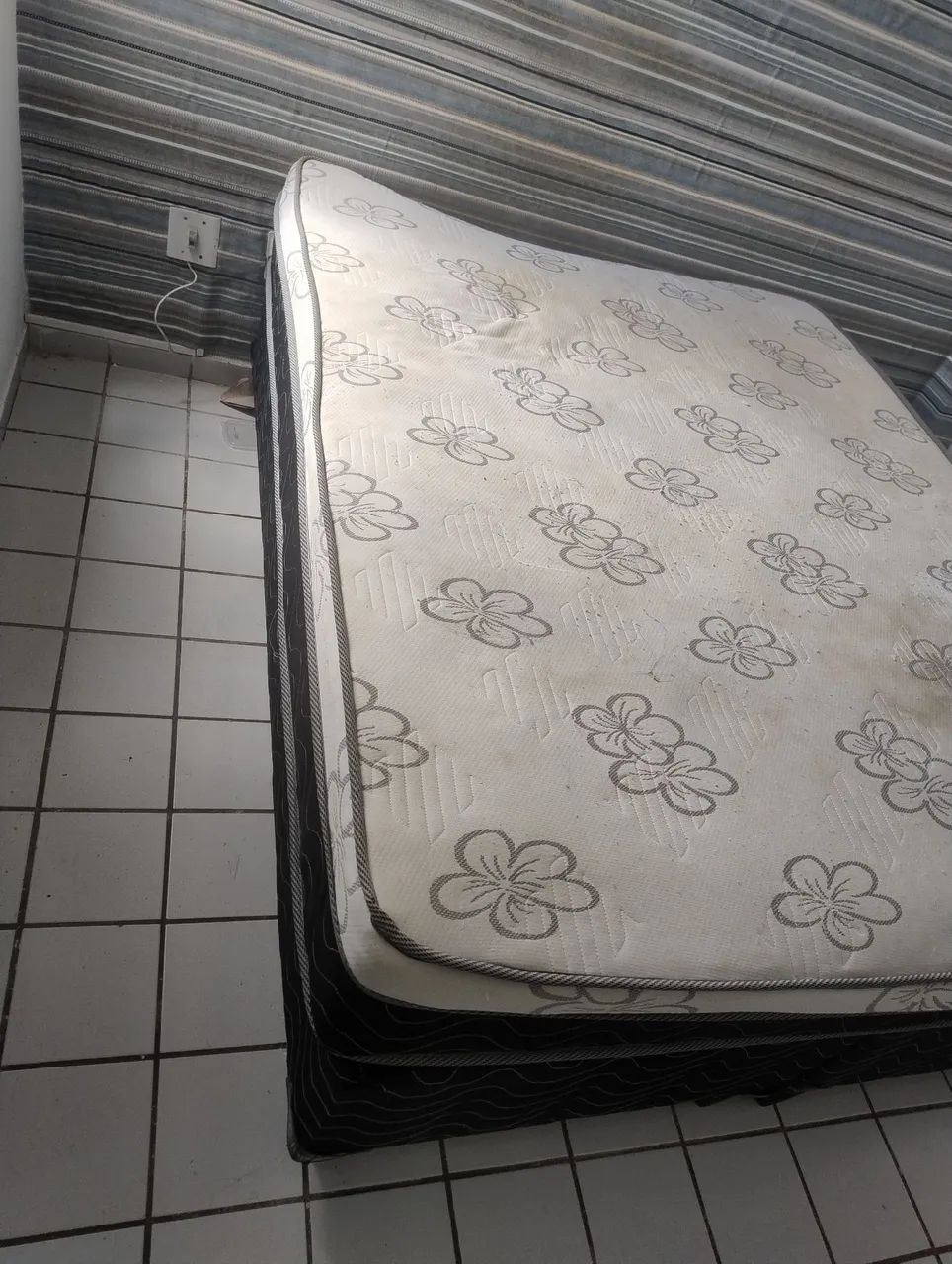 Vendo cama casal usada - Foto 3