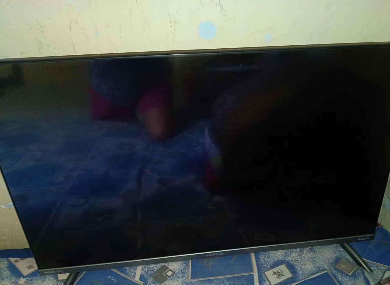Vendo tv 32 polegadas, semi nova ,marca Britânia 