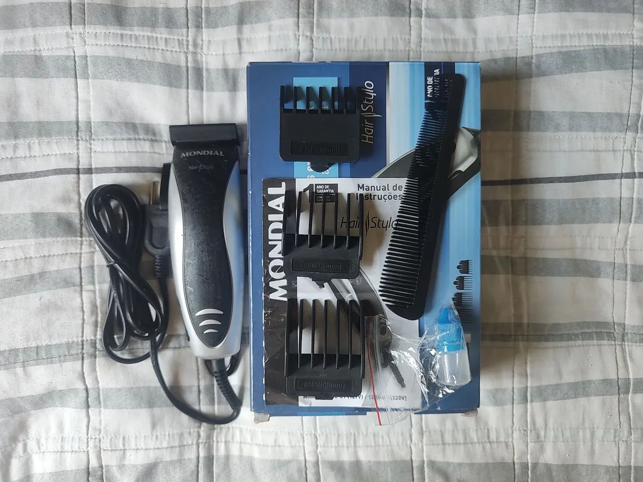 Máquina de cortar cabelo Mondial 