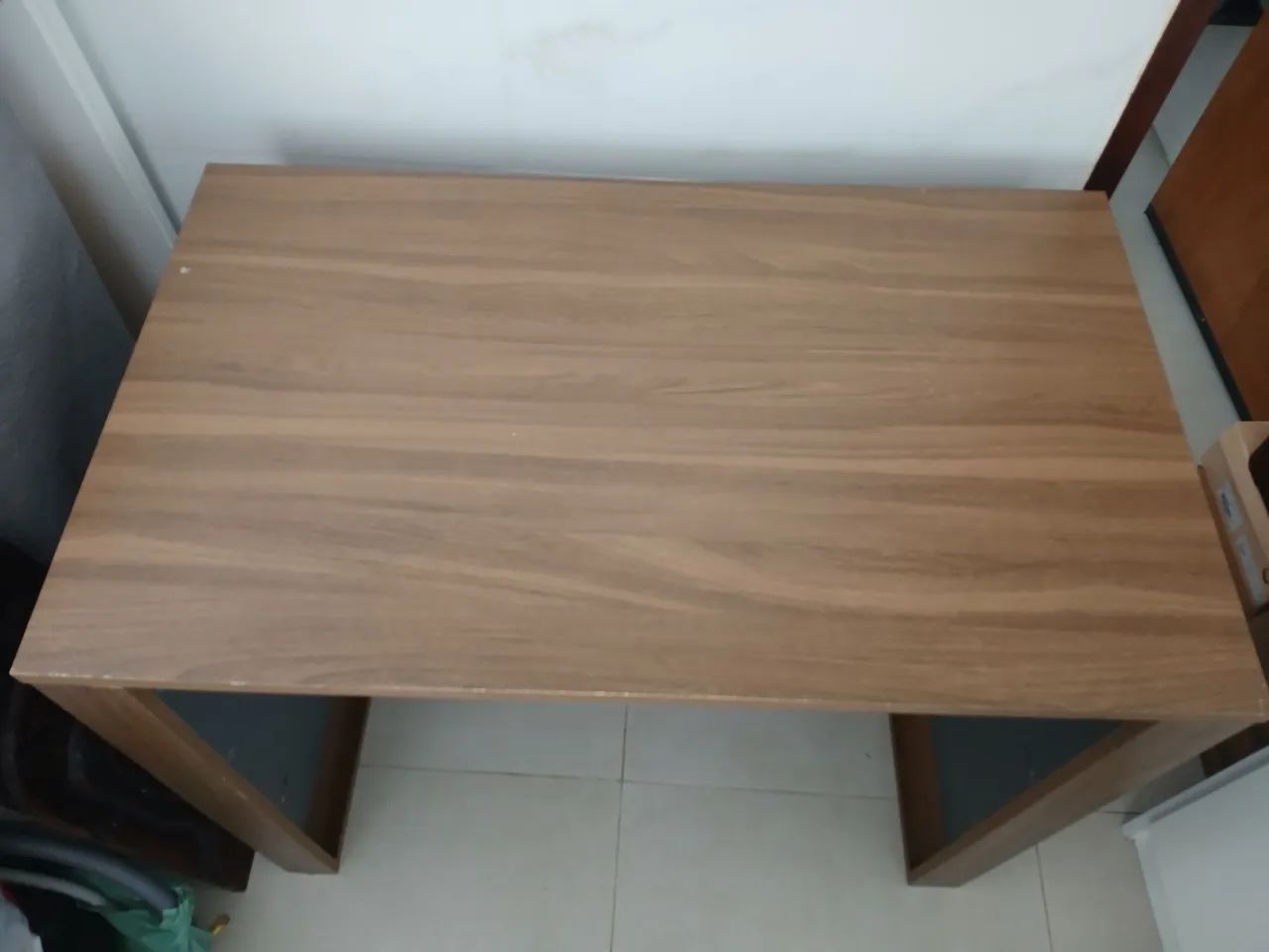 Vendo escrivaninha sem gavetas em MDP - Foto 2