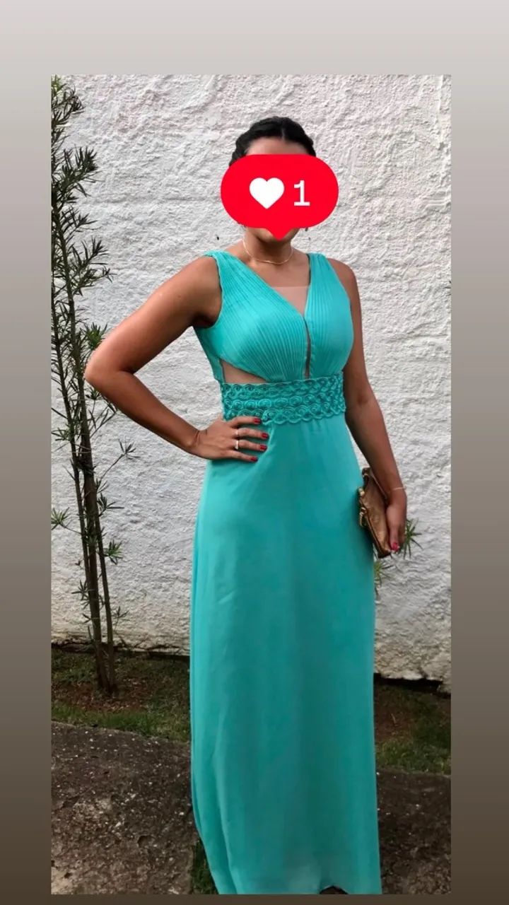 Lindíssimo e elegante vestido cor verde tiffany.